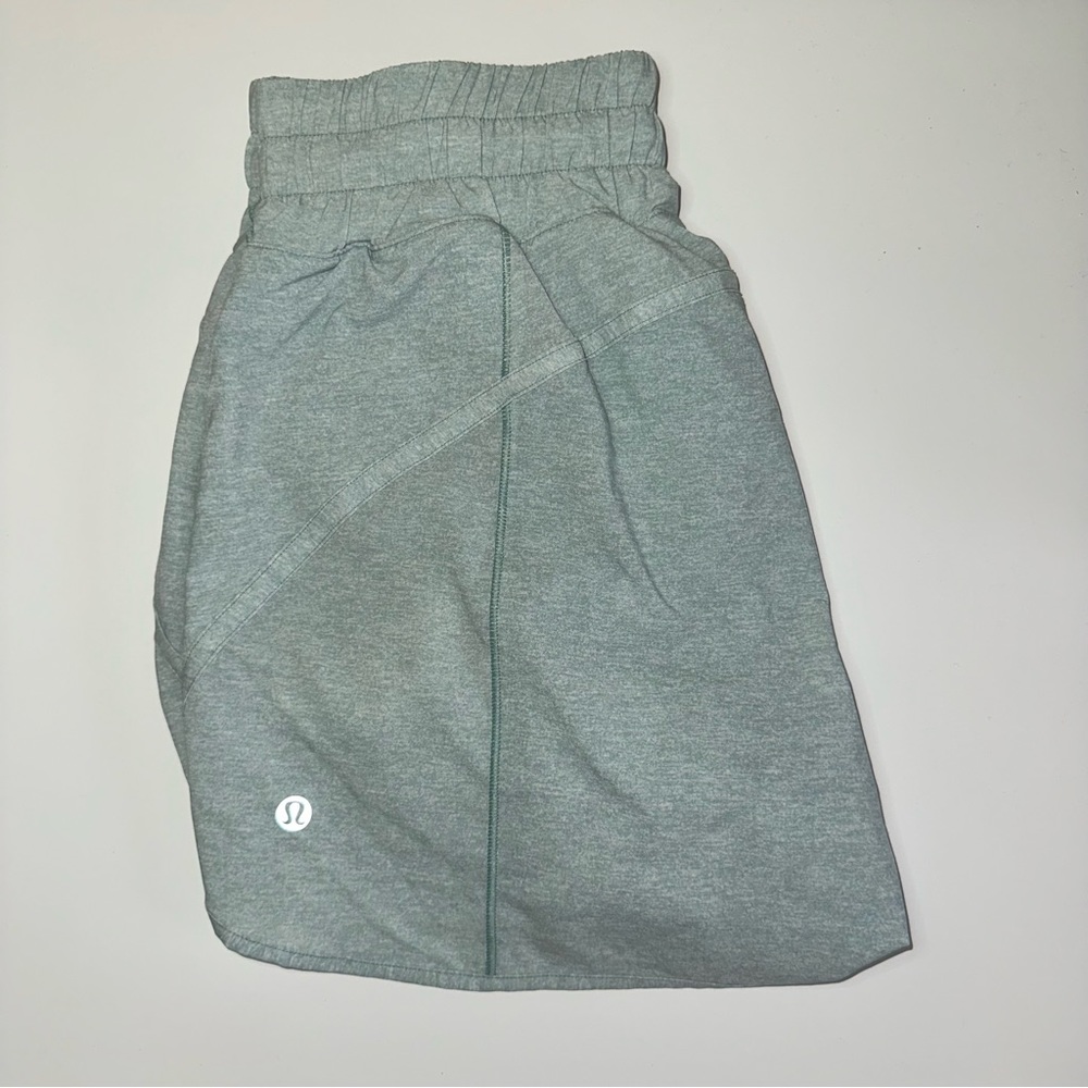 NEW without tags- Lululemon Tracker Shorts 5”